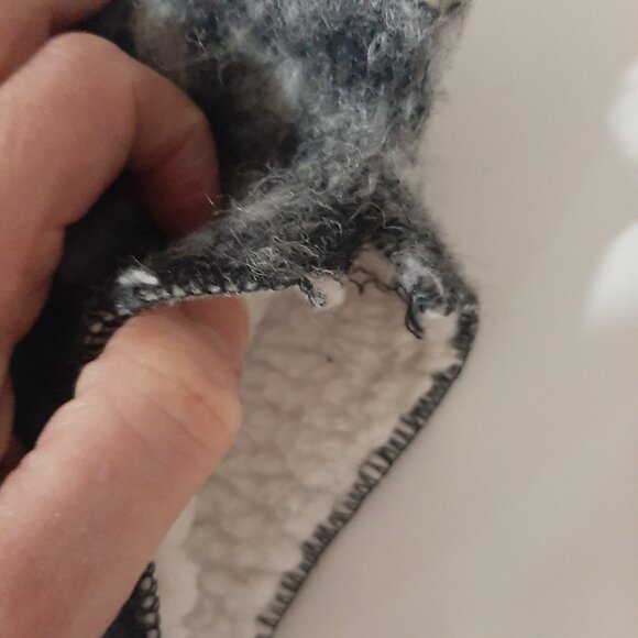 Beautiful Wool fingerless gloves made in Italy - Picture 8 of 10